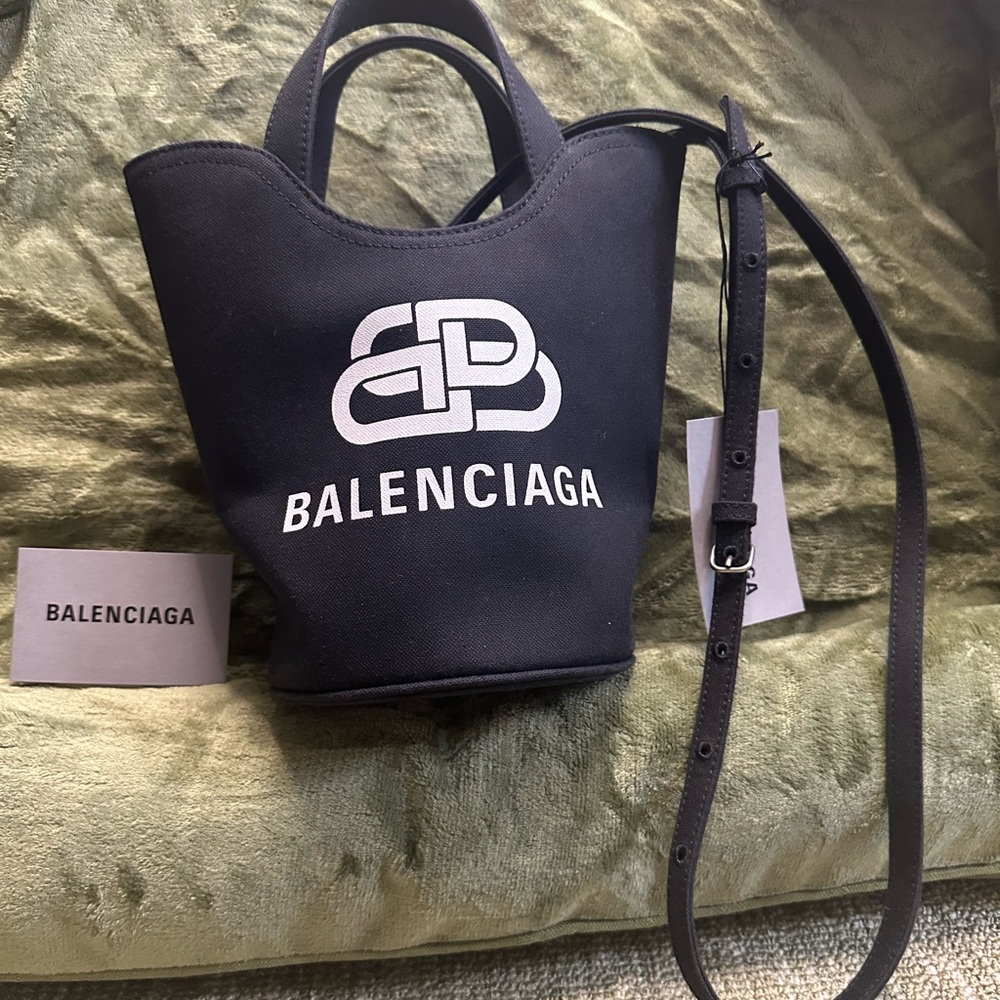 NWT Balenciaga Black Mini Bag with Logo - Picture 2 of 7